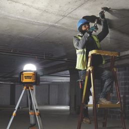 Dewalt 18v best sale tripod light