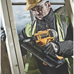 DeWalt DCN692N-XJ 90mm 18V Li-Ion XR Brushless First Fix Cordless Nail Gun - Bare