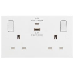 British General 900 Series 13A 2-Gang SP Switched Socket + 3A 22W 2-Outlet Type A & C USB Charger White