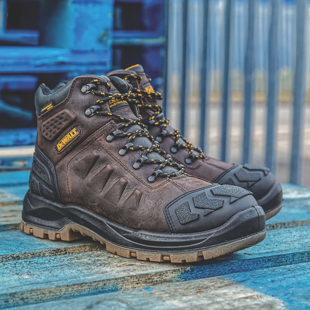 Dewalt safety footwear best sale