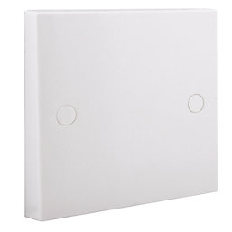 British General 900 Series 20A Unswitched Flex Outlet  White