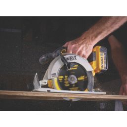 Cement blade clearance for skill saw