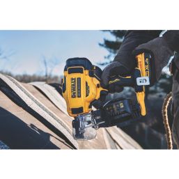 DeWalt DCN45RND2-GB 45mm 18V 2 x 2.0Ah Li-Ion XR Brushless First Fix Cordless Nail Gun