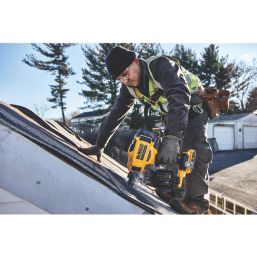 DEWALT DCN45RND2-GB 45mm 18V 2 x 2.0Ah Li-Ion XR Brushless First Fix Cordless Nail Gun