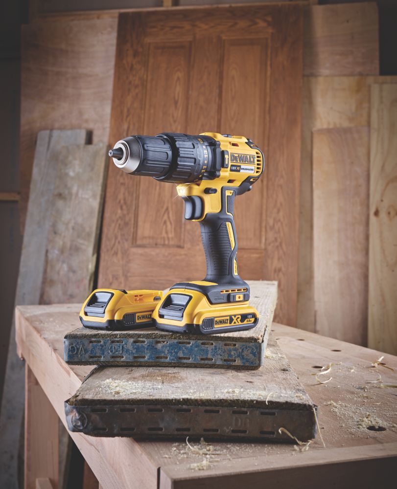 Dewalt 18v xr brushless hammer drill hot sale