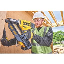 DEWALT DCK246P2T-GB 18V 2 x 5.0Ah Li-Ion XR Brushless Cordless Nailer Twin Pack