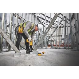 DEWALT DWH161N-XJ 9Ltr/sec 18V Li-Ion XR Brushless Cordless  Universal Dust Extractor - Bare