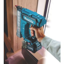 Makita FN001GD201 40mm 40V 2 x 2.5Ah Li-Ion XGT Brushless Second Fix Cordless Nail Gun