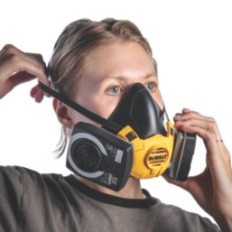 DEWALT  Large Half Mask Respirator with Filters P3