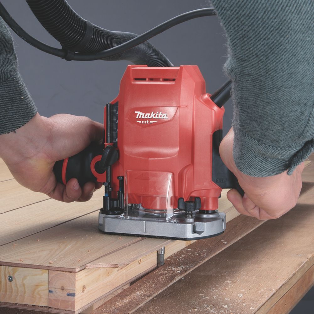 Makita router best sale 18v screwfix