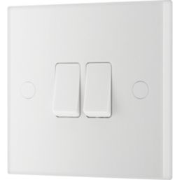 British General 900 Series 20A 16AX 2-Gang 2-Way Light Switch  White