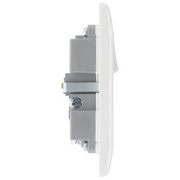 British General 800 Series 13A 1-Gang SP Switched Socket + 3A 18W 2-Outlet Type A & C USB Charger White