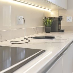 British General 800 Series 13A 1-Gang SP Switched Socket + 3A 18W 2-Outlet Type A & C USB Charger White