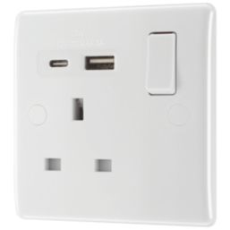 British General 800 Series 13A 1-Gang SP Switched Socket + 3A 18W 2-Outlet Type A & C USB Charger White