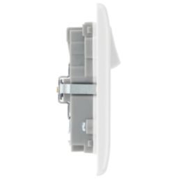 British General 800 Series 13A 2-Gang SP Switched Socket + 3A 22W 2-Outlet Type A & C USB Charger White