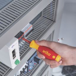 Wiha  VDE  Screwdriver with Bits 4 Piece Set