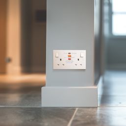 British General 900 Series  13A 2-Gang SP Switched Passive RCD Socket White