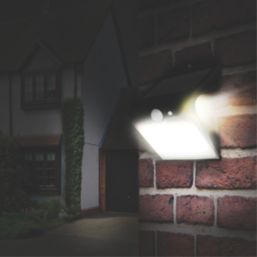 Luceco  Outdoor LED Solar-Powered Wall Light With PIR Sensor Black 220lm