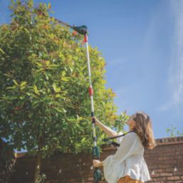 Webb Eco WEV20PHTB2 50cm 20V 1 x 2.0Ah Li-Ion   Cordless Long Reach Hedge Trimmer