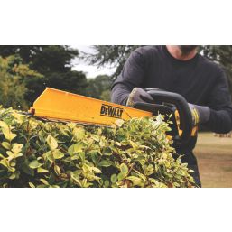 DEWALT  DCMHT567N-GB 60cm 18V 1 x 5Ah Li-Ion XR Brushless Cordless Hedge Trimmer