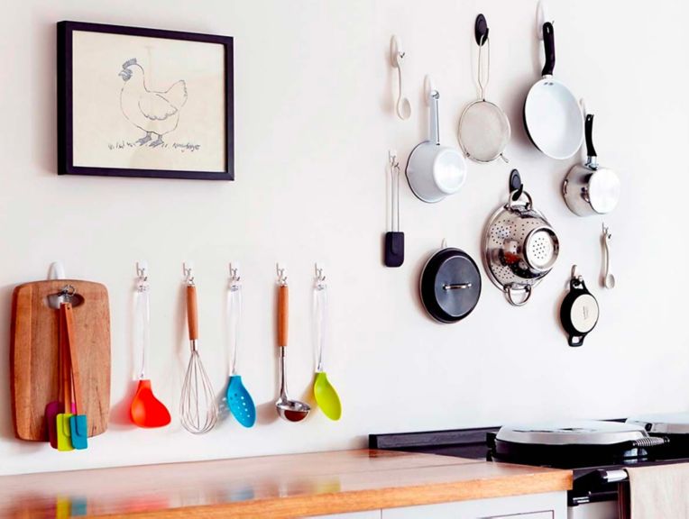 View All Command Strips & Hooks