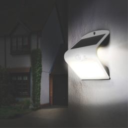 Luceco  Outdoor LED Solar-Powered Wall Light With PIR Sensor White 220lm