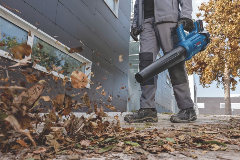 Bosch GBL 18V-750 18V Li-Ion Brushless Cordless Leaf Blower Bare