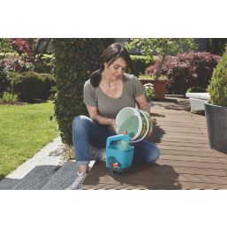 Gardena Handheld Spreader 1.8Ltr