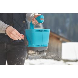 Gardena Handheld Spreader 1.8Ltr