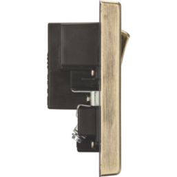 Knightsbridge  13A 1-Gang SP Switched Socket + 4.0A 20W 2-Outlet Type A & C USB Charger Antique Brass with Black Inserts
