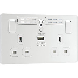 British General Evolve 13A 2-Gang SP Switched Double Socket With WiFi Extender + 2.1A 10.5W 1-Outlet Type A USB Charger White with White Inserts
