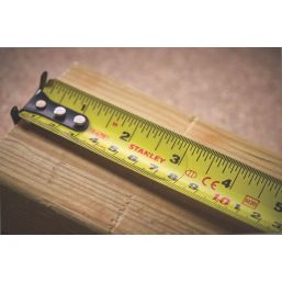 Tape measure extra wide 32 mm case in two-component non-slip FATMAX Stanley