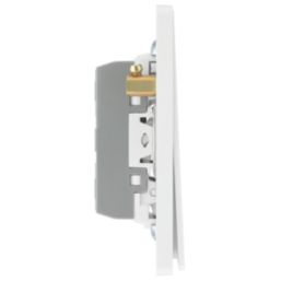 British General Evolve 20A 16AX 3-Gang 2-Way Light Switch  Pearlescent White