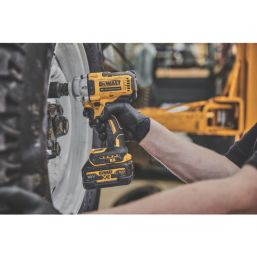 DEWALT DCF891N-XJ 18V Li-Ion XR Brushless Cordless M24 Hog Ring Ultra-Compact Impact Wrench - Bare