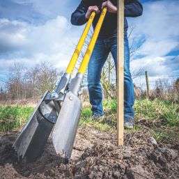 Roughneck  Sharp-Edge Post Hole Digger