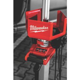 Milwaukee M18 HOSALC-552B 2.2m 18V 2 x 5.5Ah Li-Ion RedLithium High Output Cordless Trueview Stand Area Light