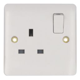 Vimark Pro 13A 1-Gang DP Switched Plug Socket White