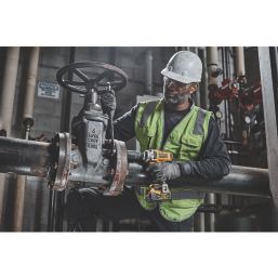 DEWALT DCF892P2T-GB 18V 2 x 5.0Ah Li-Ion XR Brushless Cordless Impact Wrench