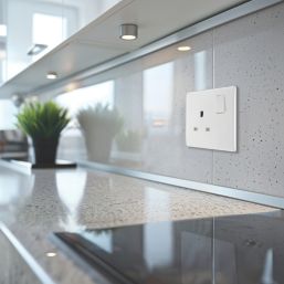 British General 800 Series 13A 1-Gang SP Switched Socket White