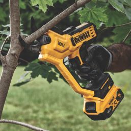 DEWALT DCMPP568P1-GB 18V 1 x 5Ah Li-Ion XR Cordless Bypass Powered Secateurs