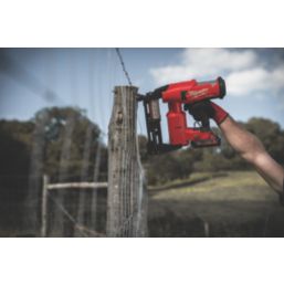 Milwaukee 4933479833 50mm 18V 2 x 3.0Ah Li-Ion RedLithium High Output Brushless Fencing Cordless Stapler