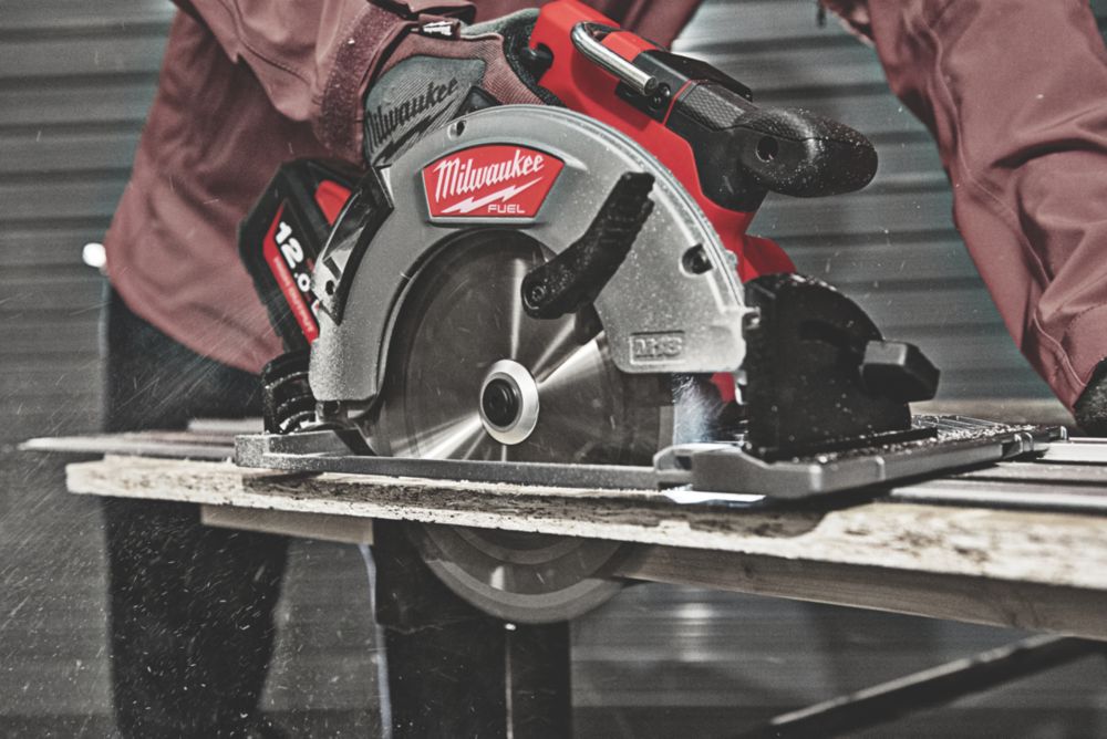 Milwaukee M18FCSG66 0 FUEL 190mm 18V Li Ion RedLithium Brushless Cordless Circular Saw Bare Screwfix