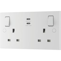 British General 900 Series 13A 2-Gang SP Switched Socket + 3.25A 65W 2-Outlet Type C USB Charger White