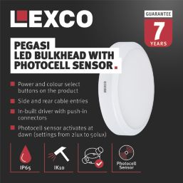 Lexco Pegasi Outdoor Round Photocell LED Bulkhead Light White 17W 1200-1900lm