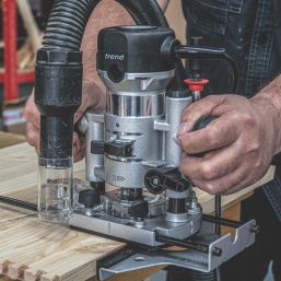 Trend T1EPS 710W 1/4"  Electric Trim & Plunge Router Kit 240V