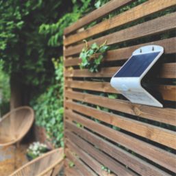 Luceco  Outdoor LED Solar-Powered Wall Light With PIR Sensor White 400lm