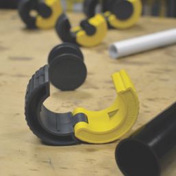 Monument Tools  42mm Manual Plastic Pipe Cutter