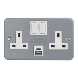 Essentials  13A 2-Gang 2-Pole Switched Metal Clad Socket + 3A 30W 2-Outlet Type A & C USB Charger with White Inserts