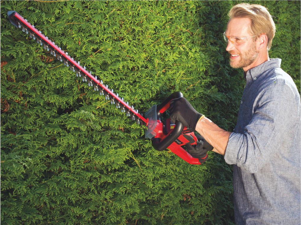 Screwfix dewalt hedge trimmer sale