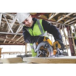 Dewalt dcs570n cordless xr deals brushless circular saw